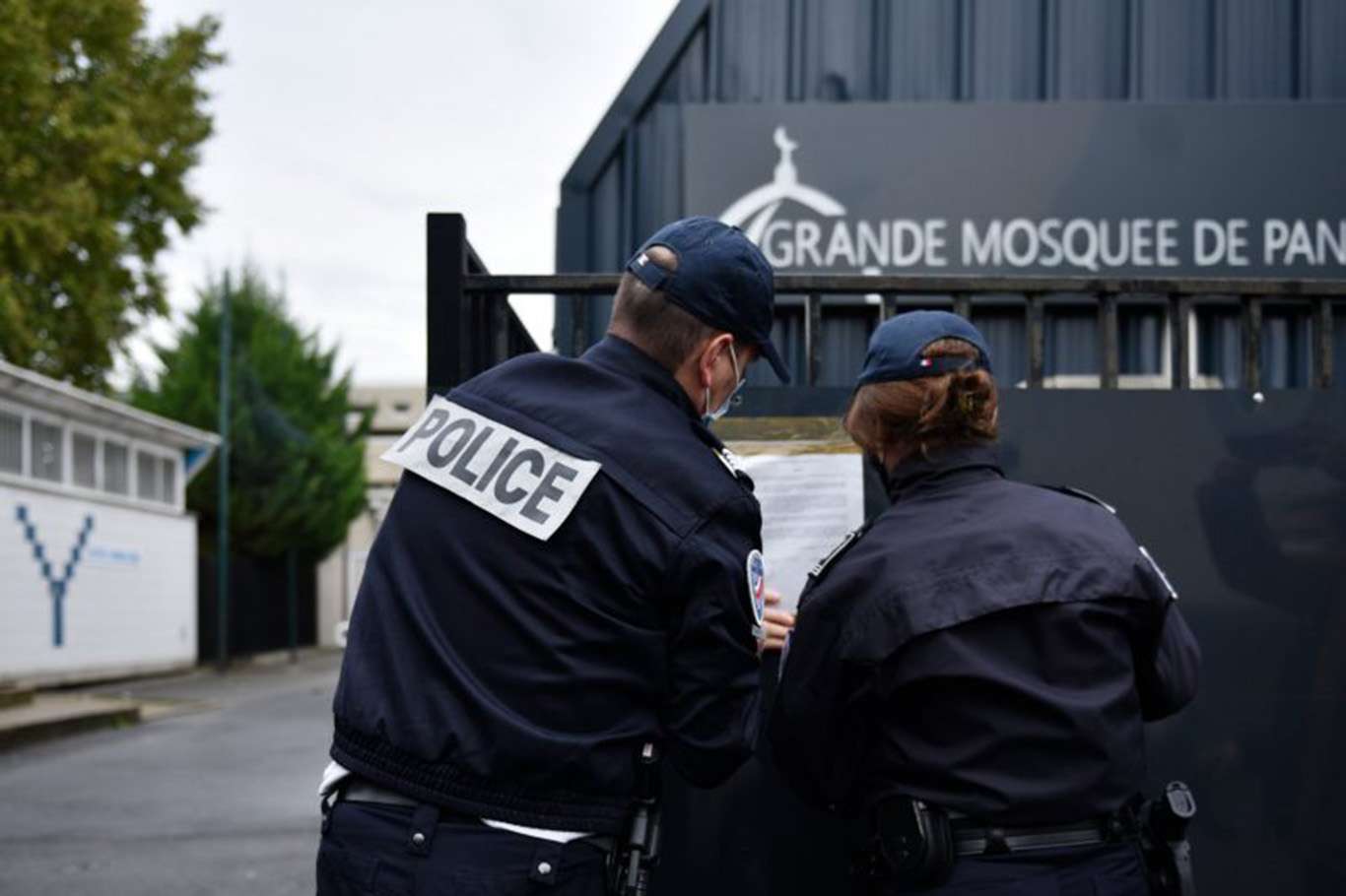 Fransız hükümetinin İslam düşmanlığı: Bir cami daha kapatıldı